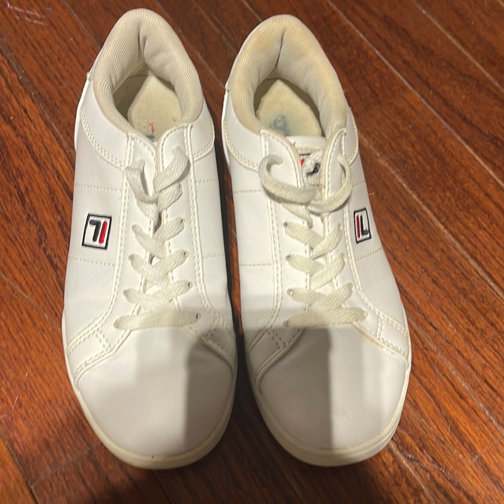 Fila super clean white sneakers
